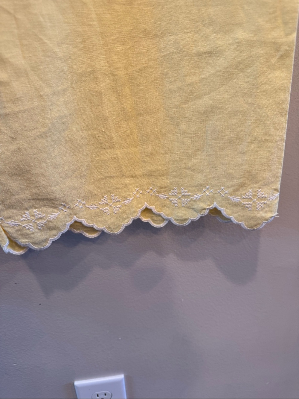Anthropology Maeve Colette Yellow Embroidered Scallop Wide-Leg Crop Pants 33T NW - Picture 3 of 15